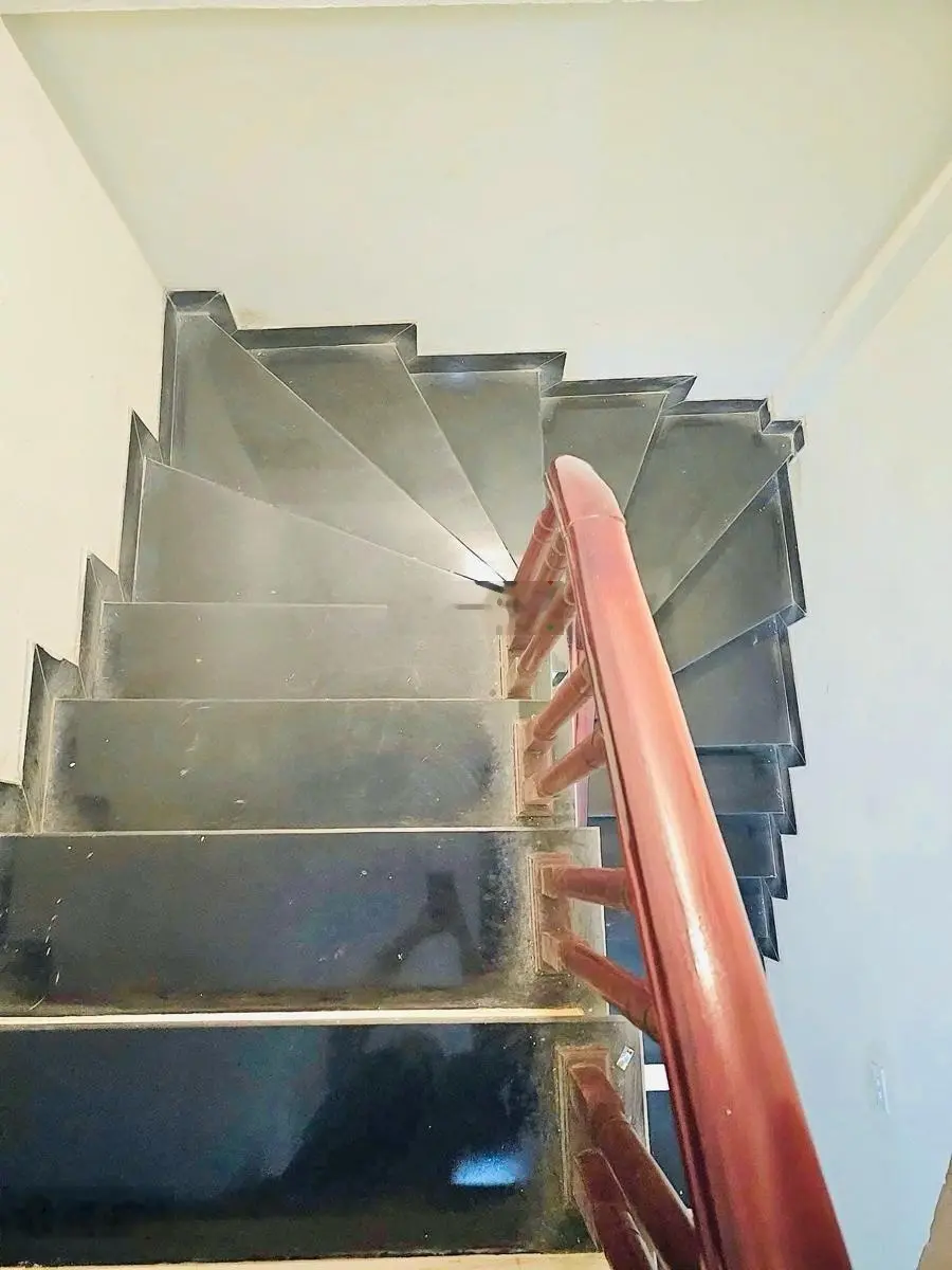 Bán nhà La Thành diện tích 54 m2, 5 tầng, 9.1 tỷ Đống Đa. Lô góc