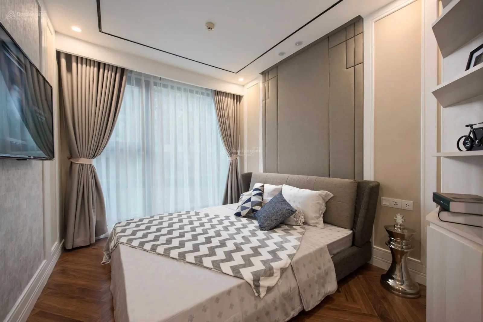 Bán căn góc 108m2 Đông nam mát tầng trung 18-19, view cực đẹp
