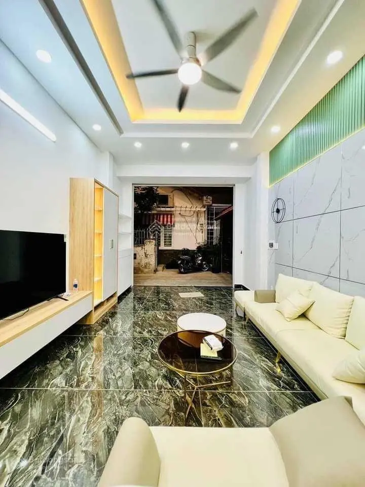 Định cư Mỹ, bán nhà giá tốt, đường 12m Thành Thái, P. 14, Q.10 (4x18m) 4 tầng, giá 15 tỷ TL