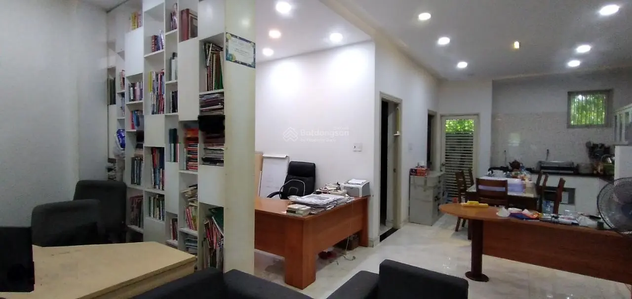 Nhà đẹp 3 tầng, góc 3 mặt tiền, 84m2 sổ hồng, liên phường, gần global city, q.9