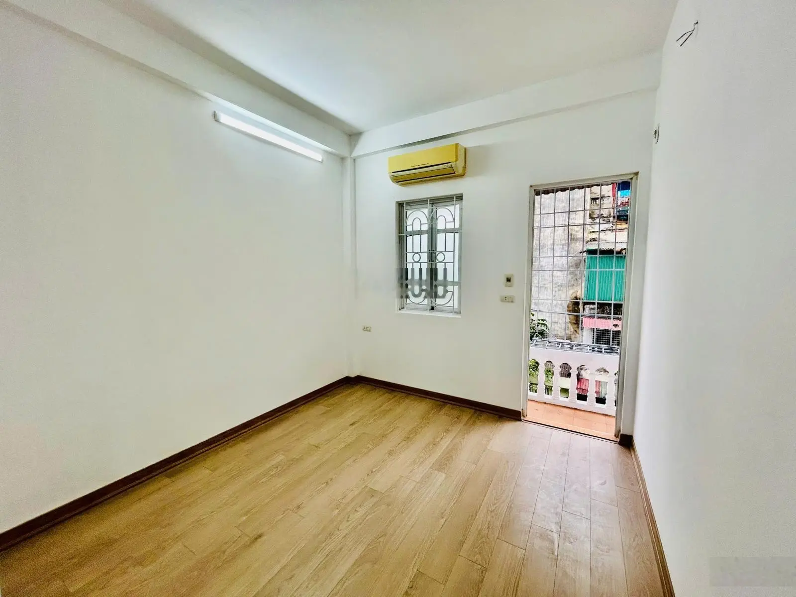 Cần bán nhà tập thể Nguyễn Huy Tưởng - Thanh Xuân: 135m2, 3PN, Ở ngay - giá 4,25 tỷ