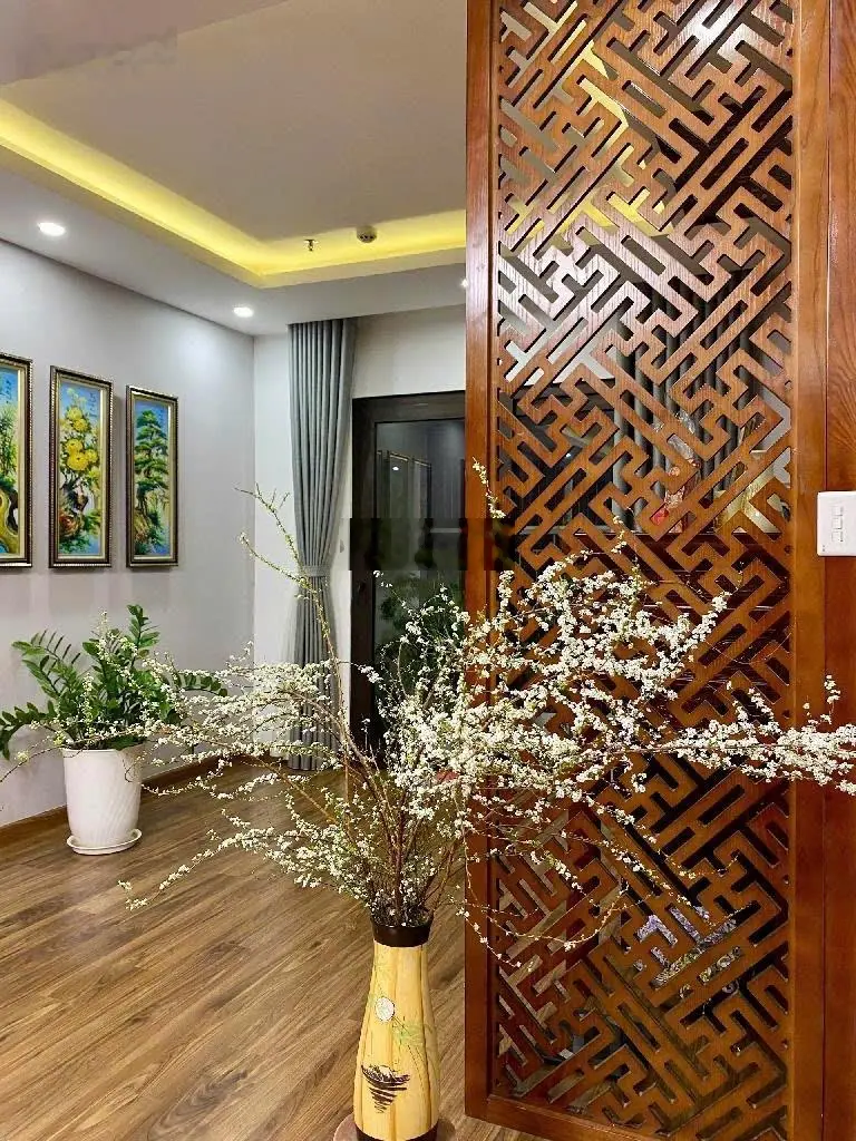 Hiếm !! 1.0.2 !!! liễu giai tower phố khu vip- ba đình -135m2 - 3 ngủ -2 ban côn -view đẹp - 9.4tỷ