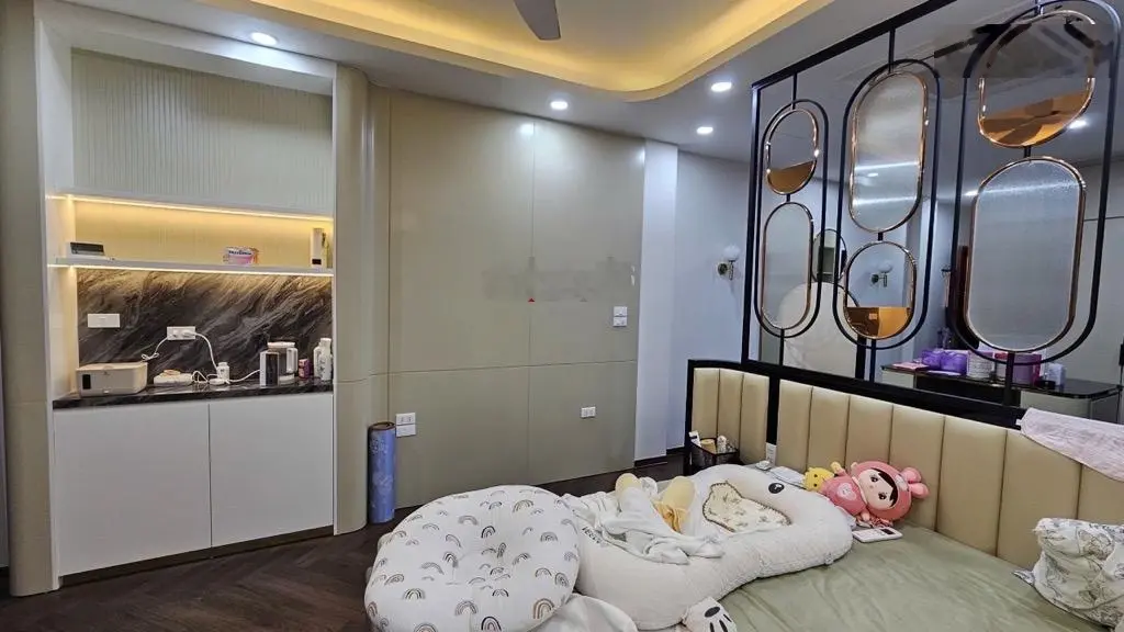 Cực phẩm trung tâm hai bà trưng, 6 tầng thang máy ô tô tránh đỗ ngày đêm, 51,6m2, giá 18,7 tỷ.