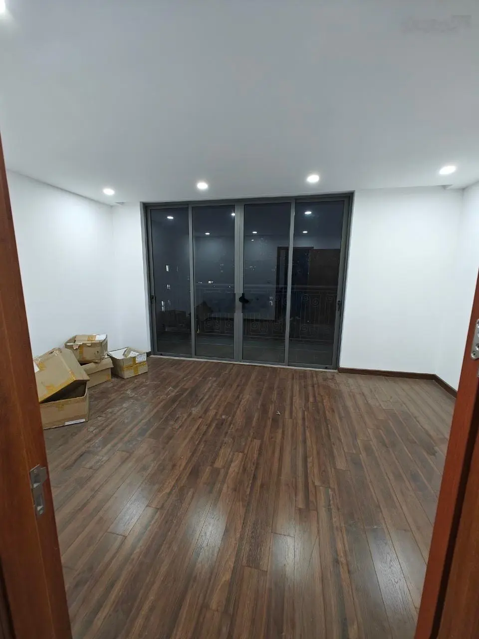 Tôi chính chủ bán căn nhà LK khu The Manor Nghiêm Xuân Yêm,75m2,5 tầng hoàn thiện đẹp 25.x rẻ quá