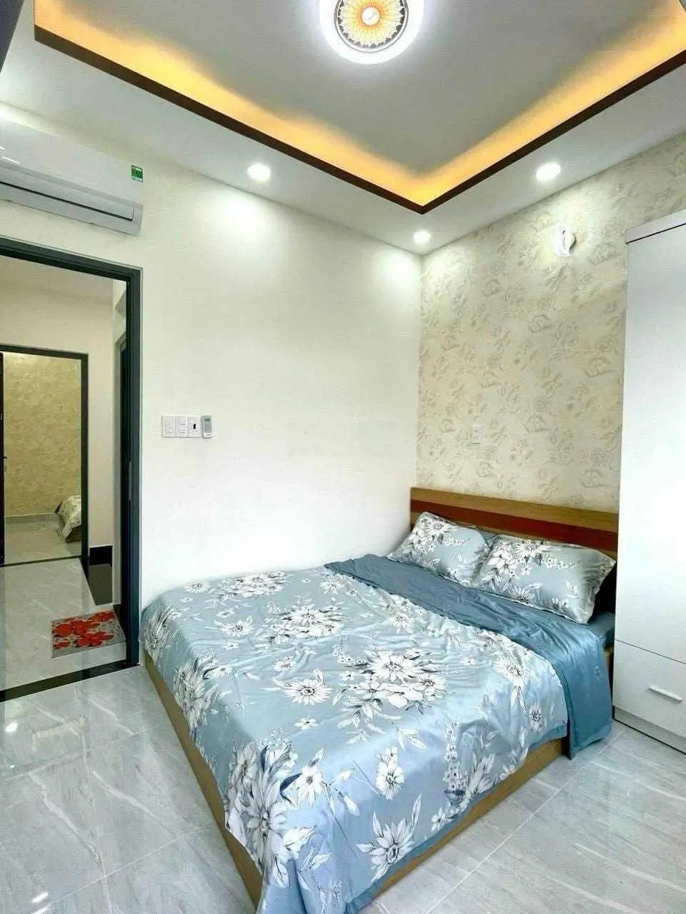 Giảm mạnh bán gấp nhà đường HXH Nguyễn Đức Thuận, P. 13, Tân Bình, DT 38,9m2/1,690 tỷ, SHR