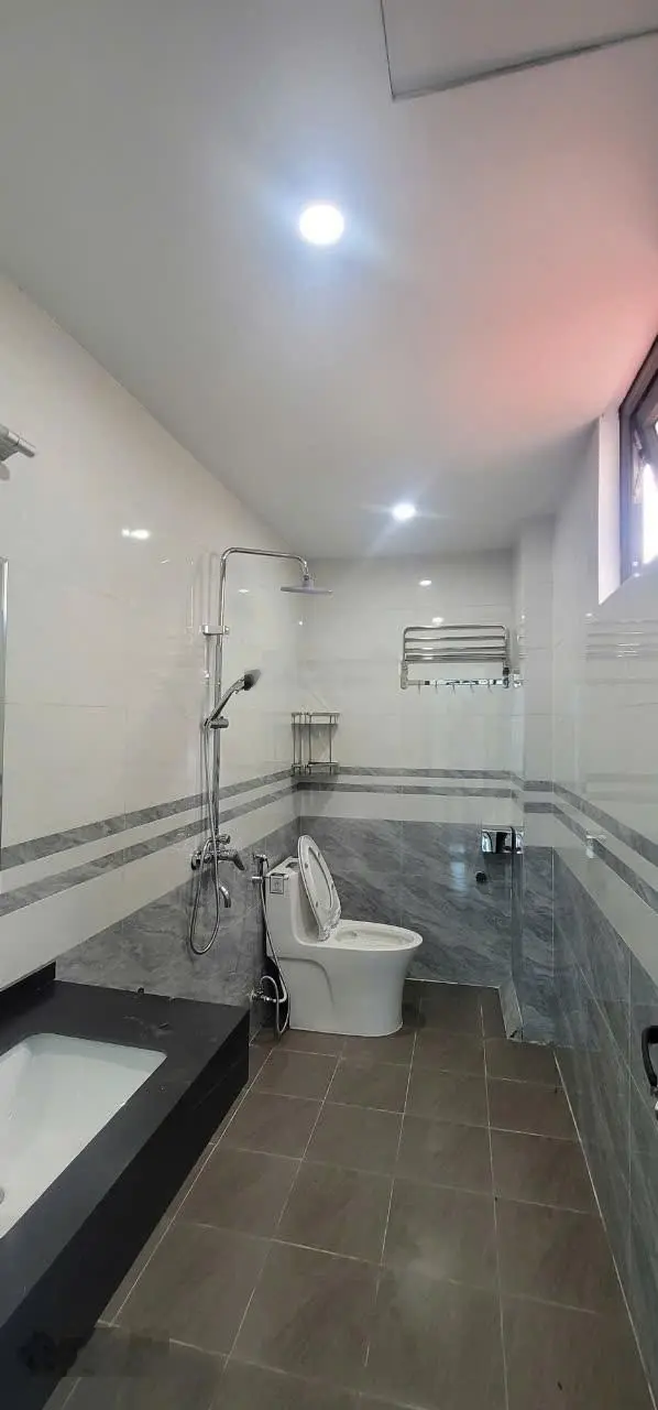 Bán nhà phố Ngô Thì Nhậm 50m2 5 tầng 4m mt 8.5 tỷ