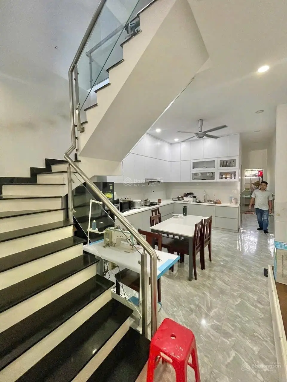 Chính chủ cần bán trệt 1 lầu đường Trần Quang Khải, Đông Hòa, Dĩ An. Đường 7m. DT 90m2 thổ 70m2