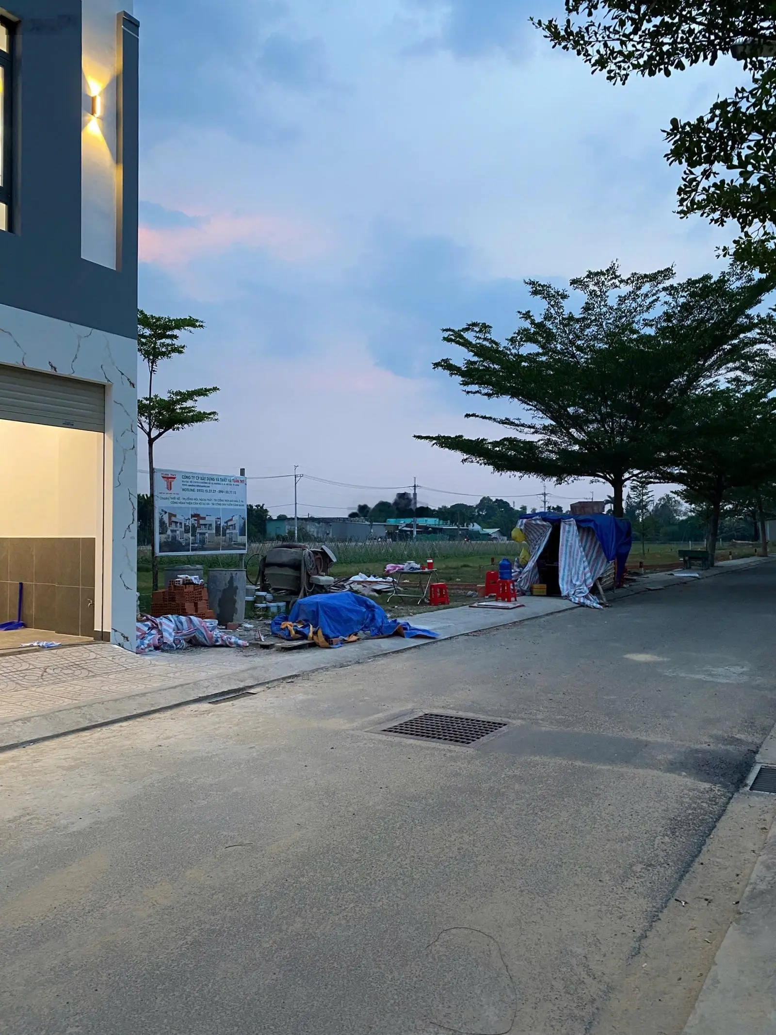 Bán nhà hoàn thiện đầy đủ nội thất 1trệt 1 lầu, hoàn công đầy đủ xã Tân Phú Trung, Củ Chi.sts 136m