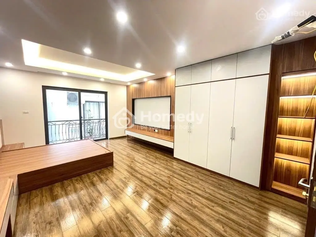 Bán nhà Nam Từ Liêm, 42m2, 5 tầng mới full xịn sò, giá tốt hơn 6 tỷ