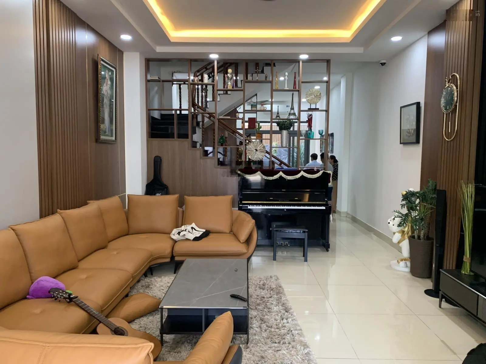 Bán nhà phố Gia Hòa 1T, 3 lầu, 5PN, Full nội thất đường 14m khu Vip P. Long B, Quận 9