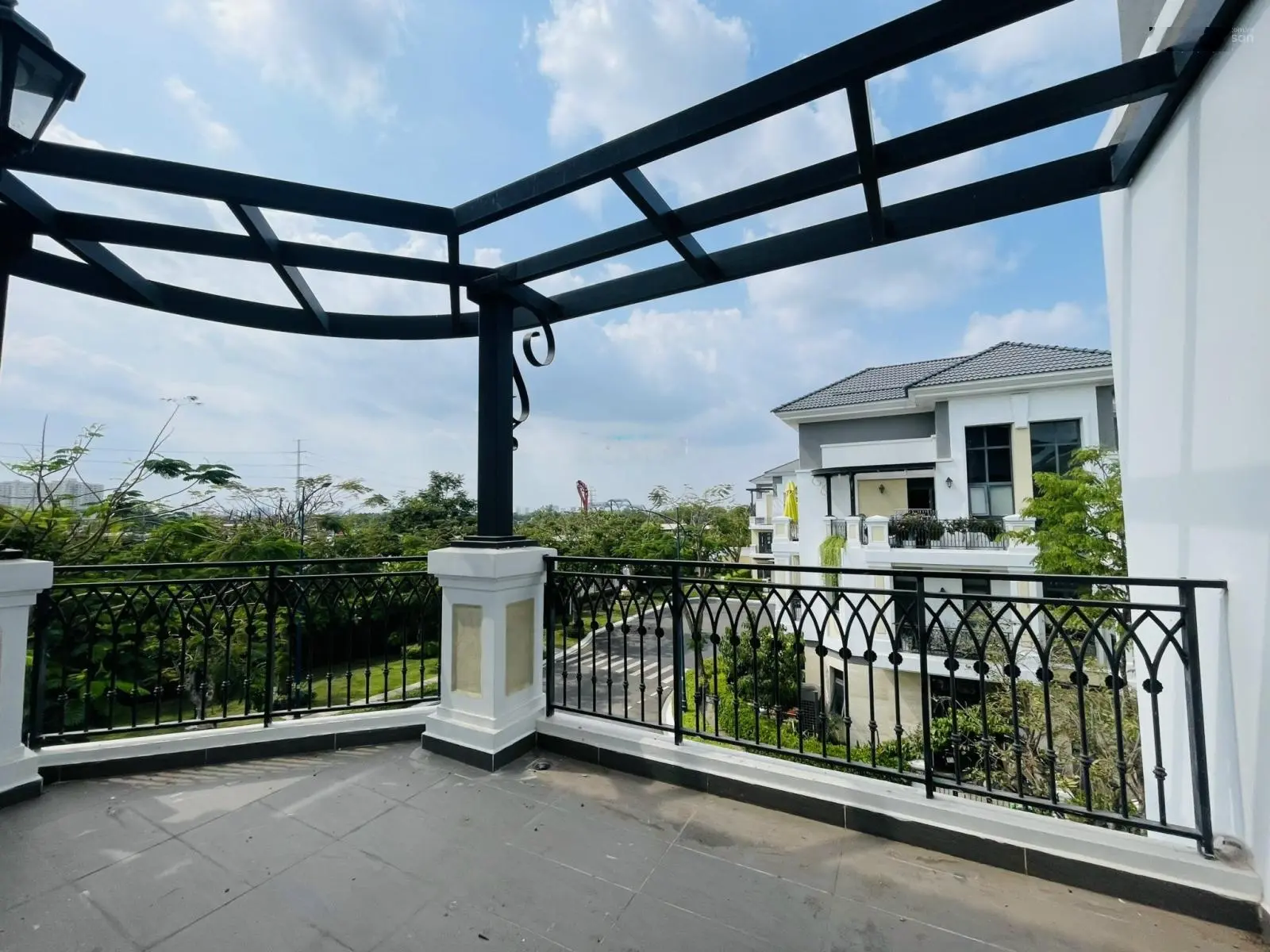 Cập nhật giá Verosa tốt nhất để anh chị lựa chọn, giỏ hàng 50 Căn, căn góc sân vườn 28 Tỷ 214,4m2