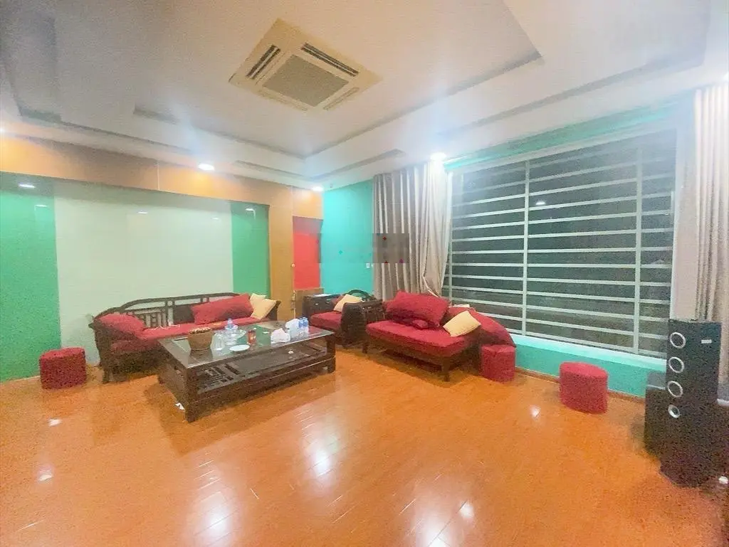 Đống Đa, Tam Khương 62m2, 5 tầng, 5m mặt tiền. 2 mặt tiền, mặt phố vỉa hè rộng, Lh Giang 0979 388 ***