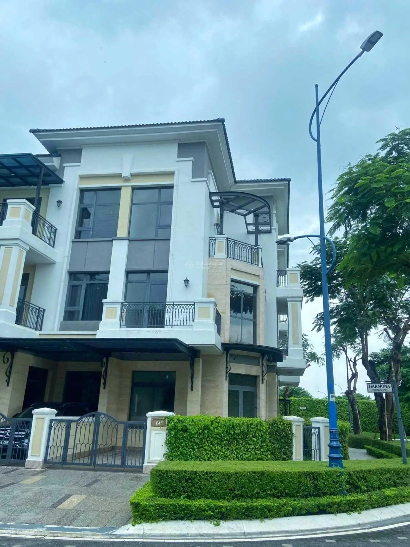 Chính chủ bán căn 133m2 - Giá chỉ 17.5 tỷ - Căn góc sân vườn. Rẻ nhất Verosa Khang Điền, Có Sổ hồng