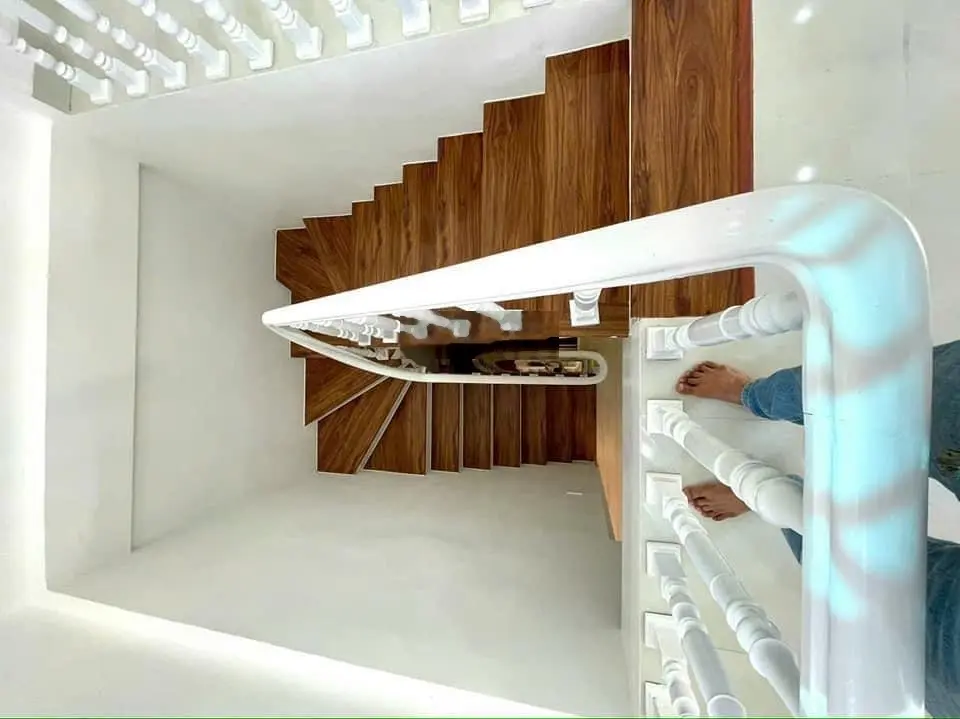 Hàng tuyển Thuỵ khuê, Tây Hồ, DT 40m2, 4 tầng, MT 5m nhà đẹp, giá quá hợp lý, nhanh thì còn