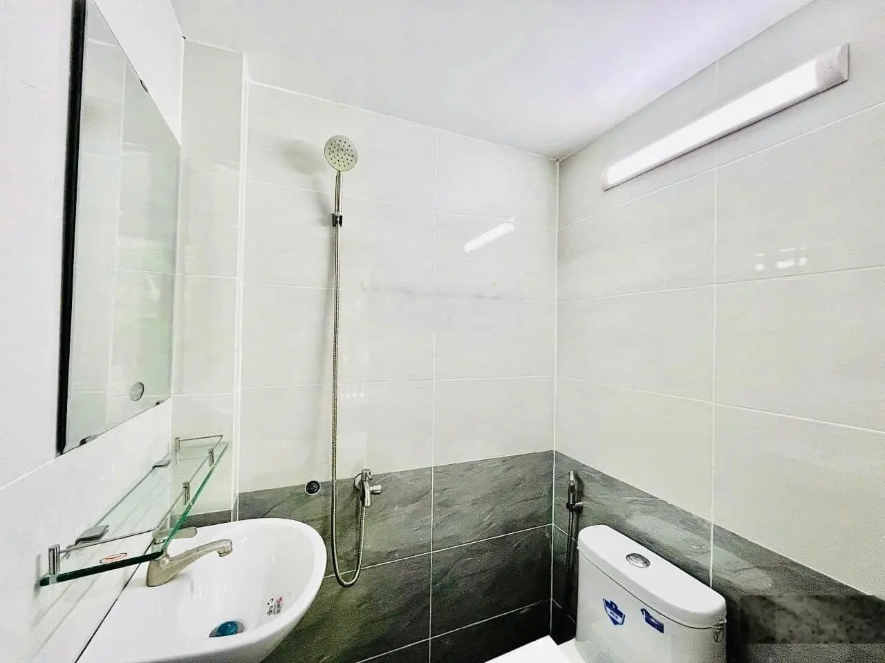 Bán CHDV HĐ thuê khoán 360triệu/tháng 7.3x33m hầm trệt 5 tầng thang máy full NT có hệ thống PCCC