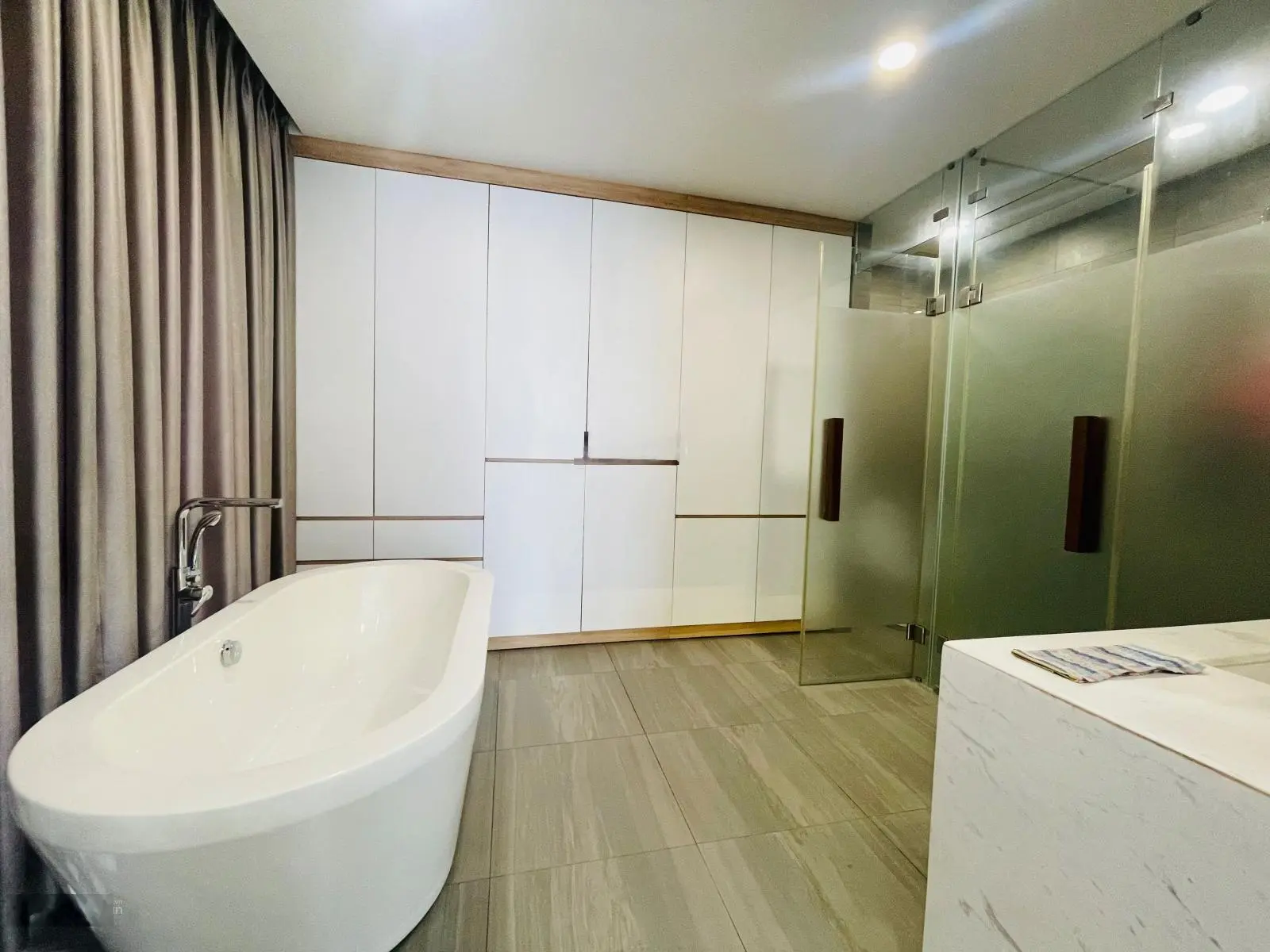 Bán biệt thự full nội thất mặt tiền 20m khu vip The Venica - Khang Điền