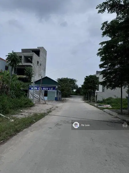Bán nhà tại khu đất dịch vụ Đồng Tía Chúc Sơn
