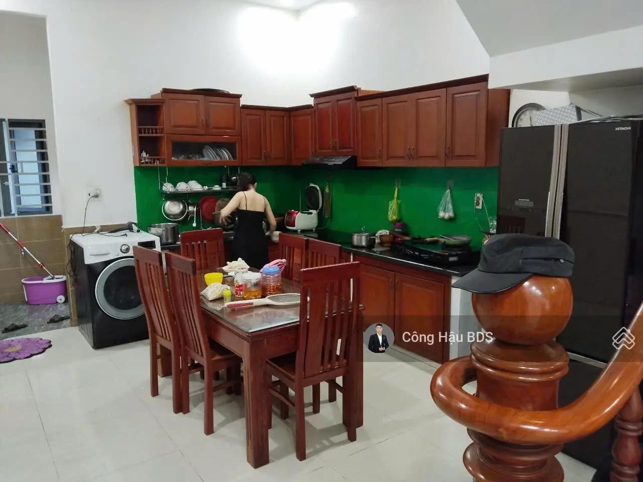 Bán Nhà SHR Trệt Lầu Gần Vincom Dĩ An. DT: 64M2. Gồm 3 PN- 2WC. Đường 8M. Vỉa hè. Cây Xanh.