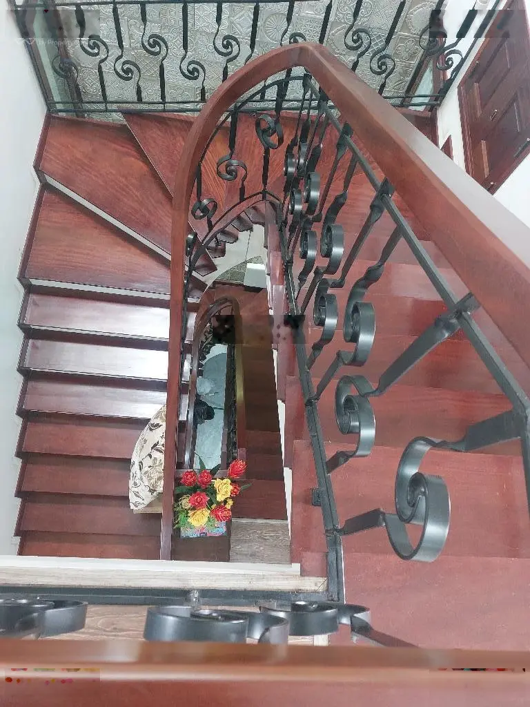 Biệt thự 230m2 3 tầng kiên cố ô tô tránh đỗ nội thất gỗ cao cấp nghỉ dưỡng đỉnh Bát Khối Gia Lâm