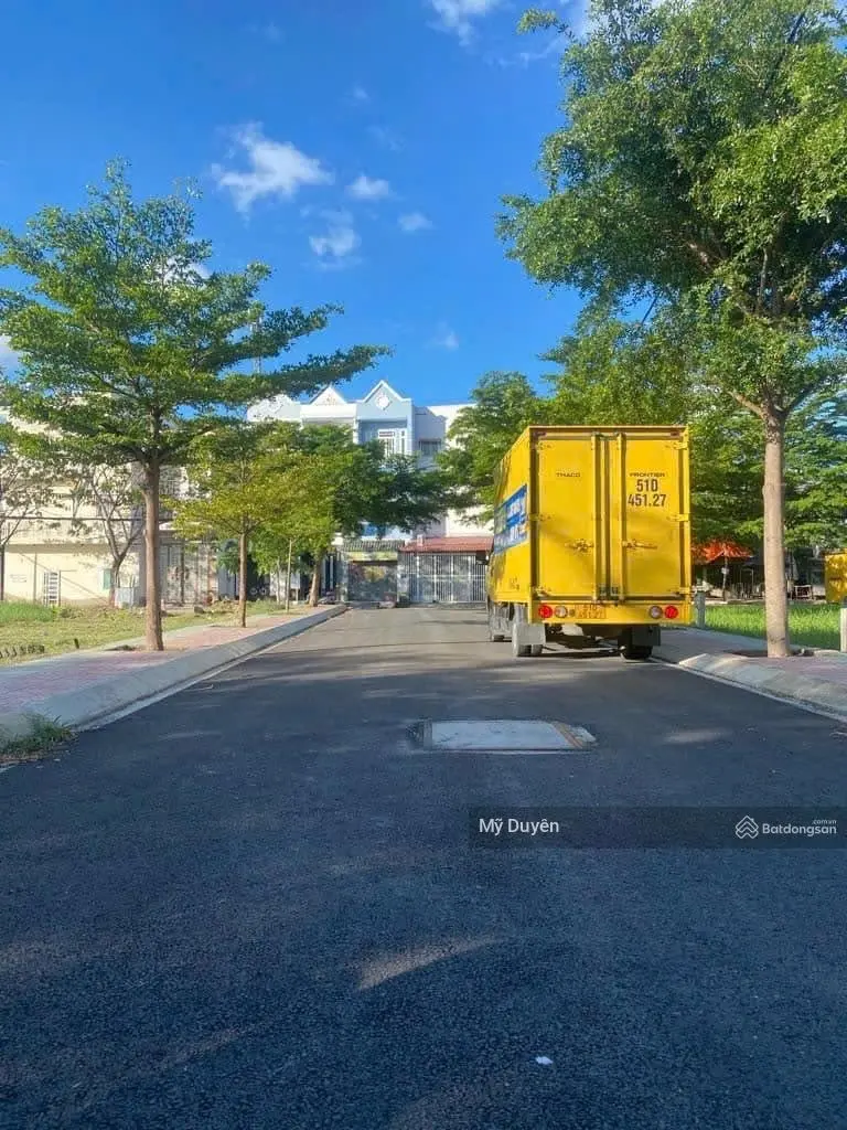 Nhanh tay sở hữu ngay lô đất 80m2/1tỷ750, ngay đường phạm hữu lầu, nhà bè, sổ sẵn