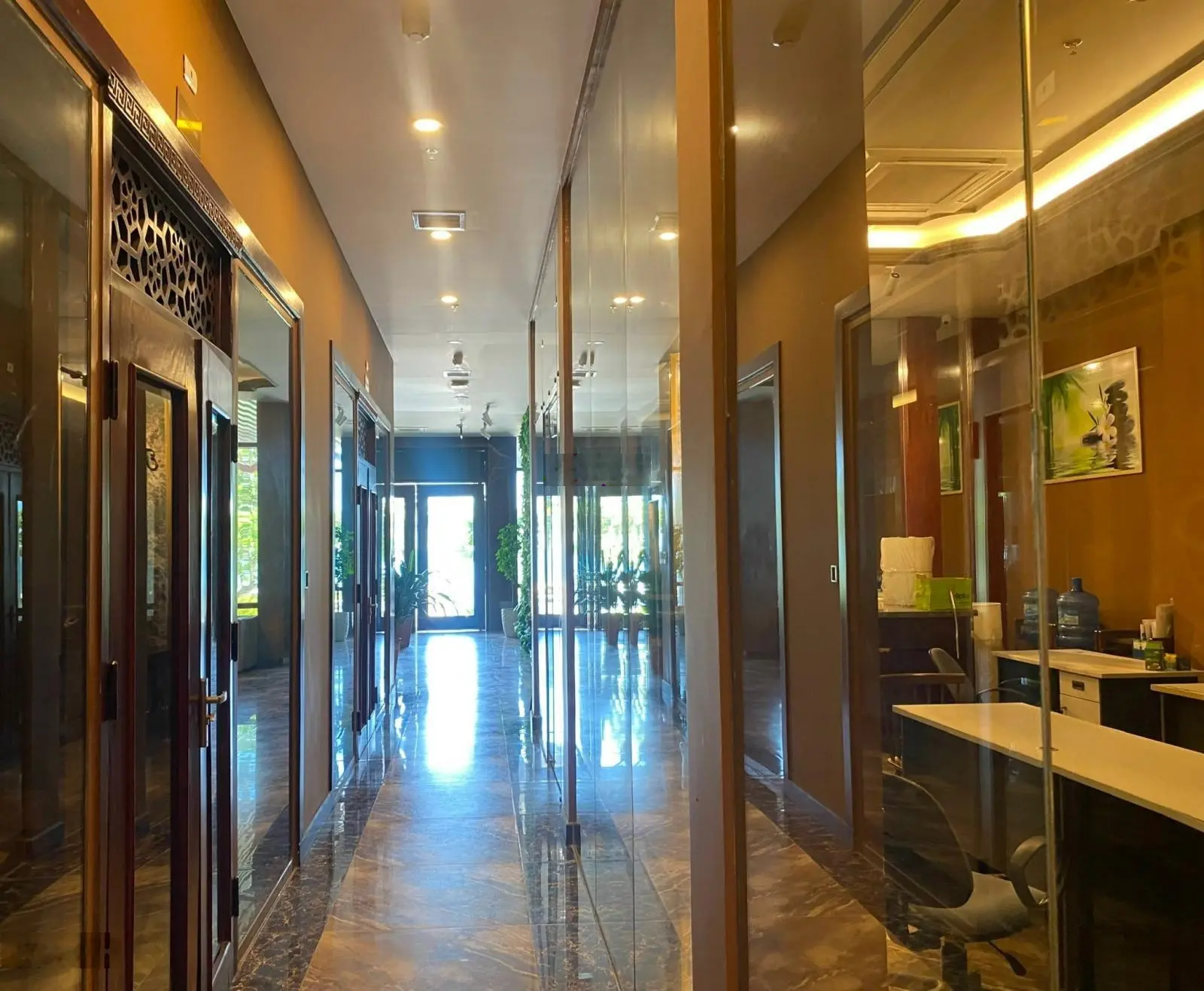 Chính chủ bán Spa và khách sạn Biển Hoàng Sa Đà Nẵng. DT 288.8m2 ( 10 x 28,8m ) Sơn Trà.
