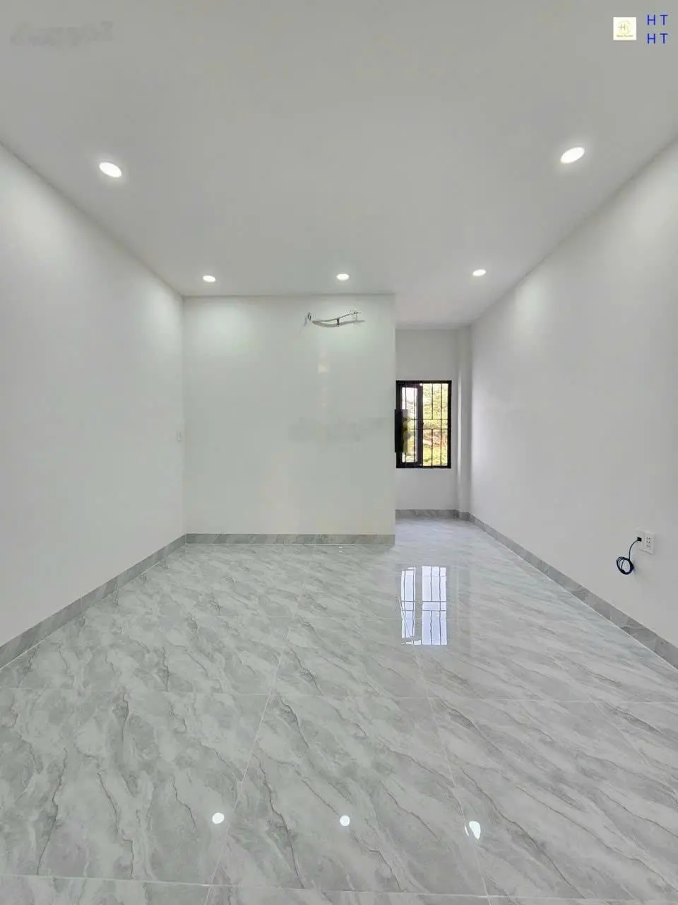 3ty780 TL bán nhà 1 trệt 2 lầu 4 PN mặt tiền KD gần ngã tư Miếu Ông Cù đường 13m thông 2 đầu