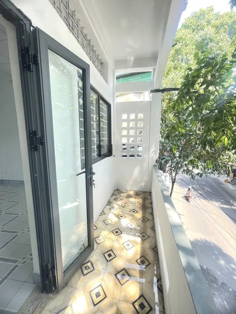 Bán nhà MT đường 16m Nguyễn Thái Bình, Phường 12 Tân Bình, 3 tầng, giá 9tỷ049