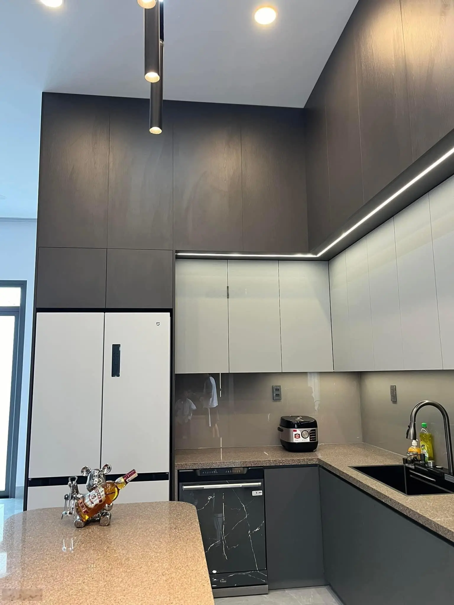 Chỉ 4 tỷ 6 có nhà 70m2 (5x14) - Full nội thất - Có Gara ô tô - Đẹp mê ly - Trung tâm Quận Bình Tân
