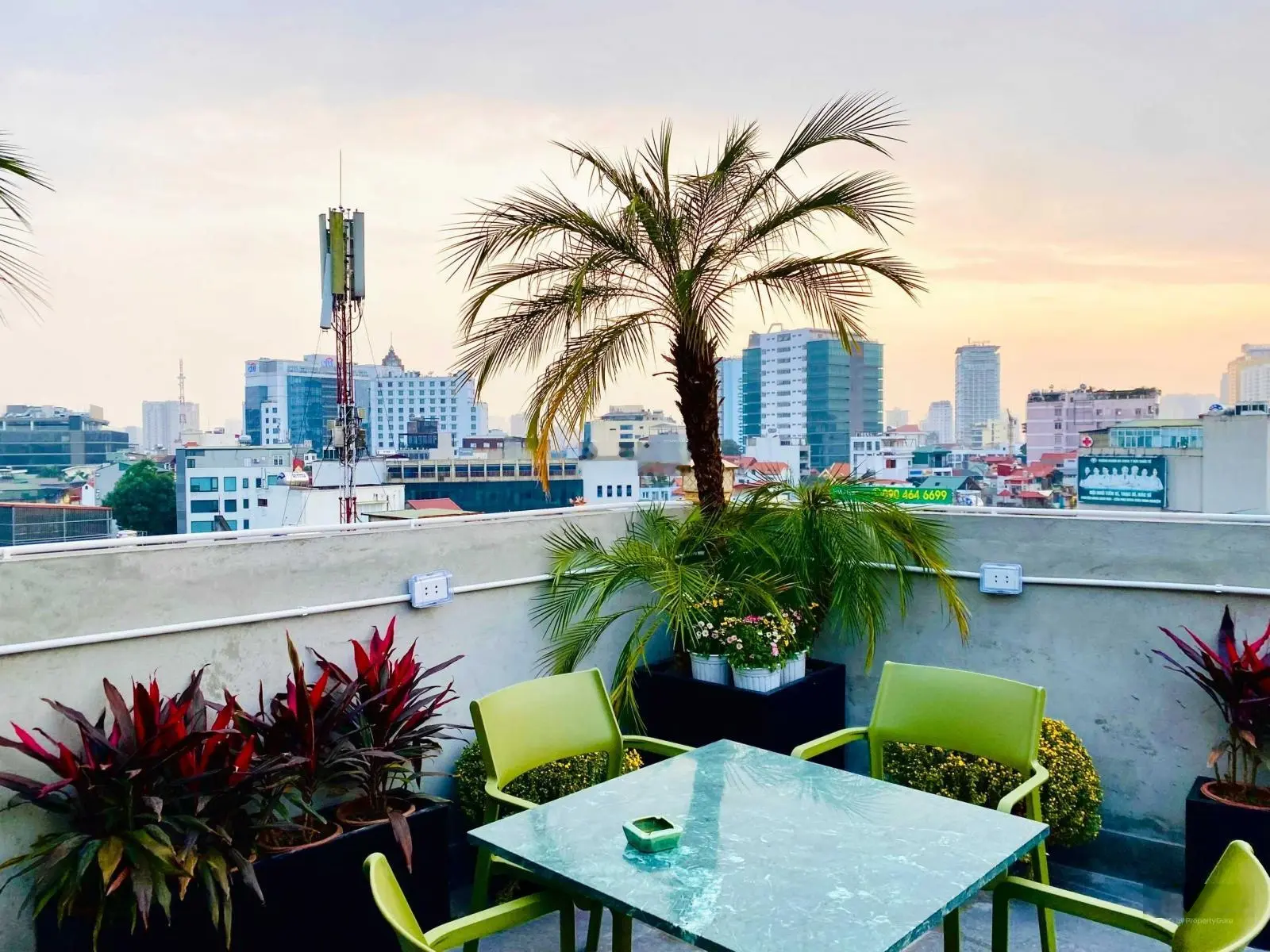 Bán tòa nhà apartment cao cấp tại Giang Văn Minh - Sơn Tây mặt đường đang mở thông