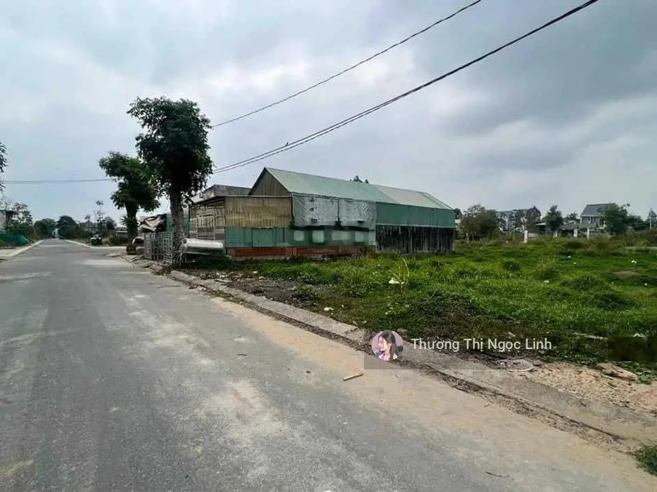 Bán gấp lô đất MT đường Nguyễn Viết Xuân, gần công viên phường 5, Bạc Liêu. DT 120m2, SHR