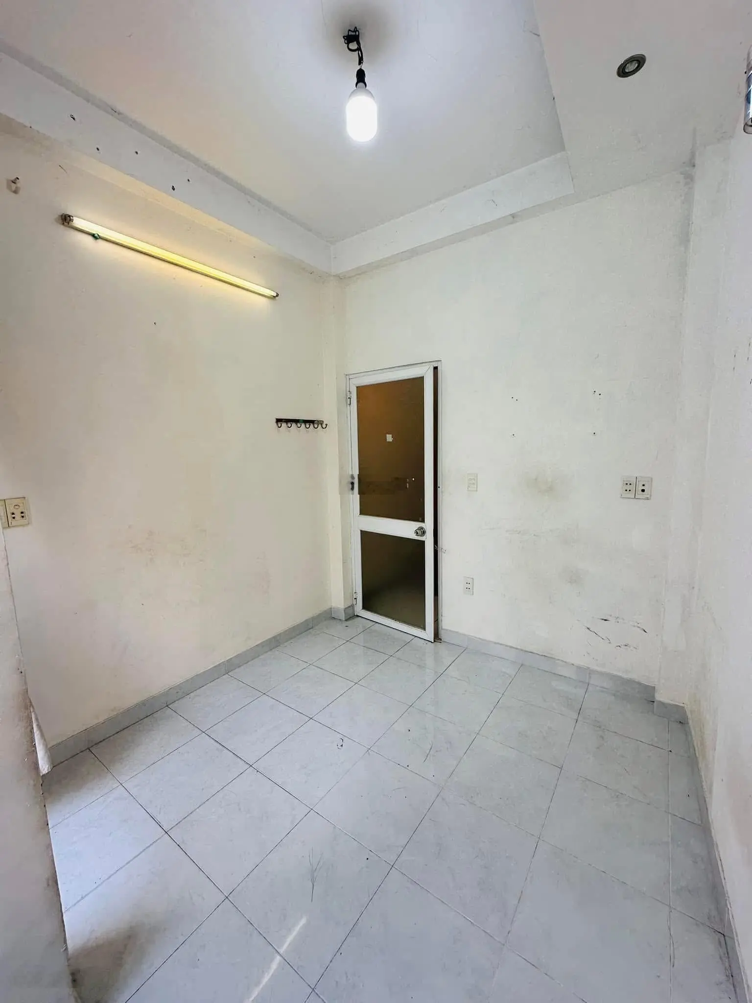 Cần Bán Nhà Nguyễn Kiệm, Quận Phú Nhuận, 4 Tầng, 2 Phòng Ngủ, Hoàn Công Đủ - Giá Chỉ 3.6 Tỷ - H3G