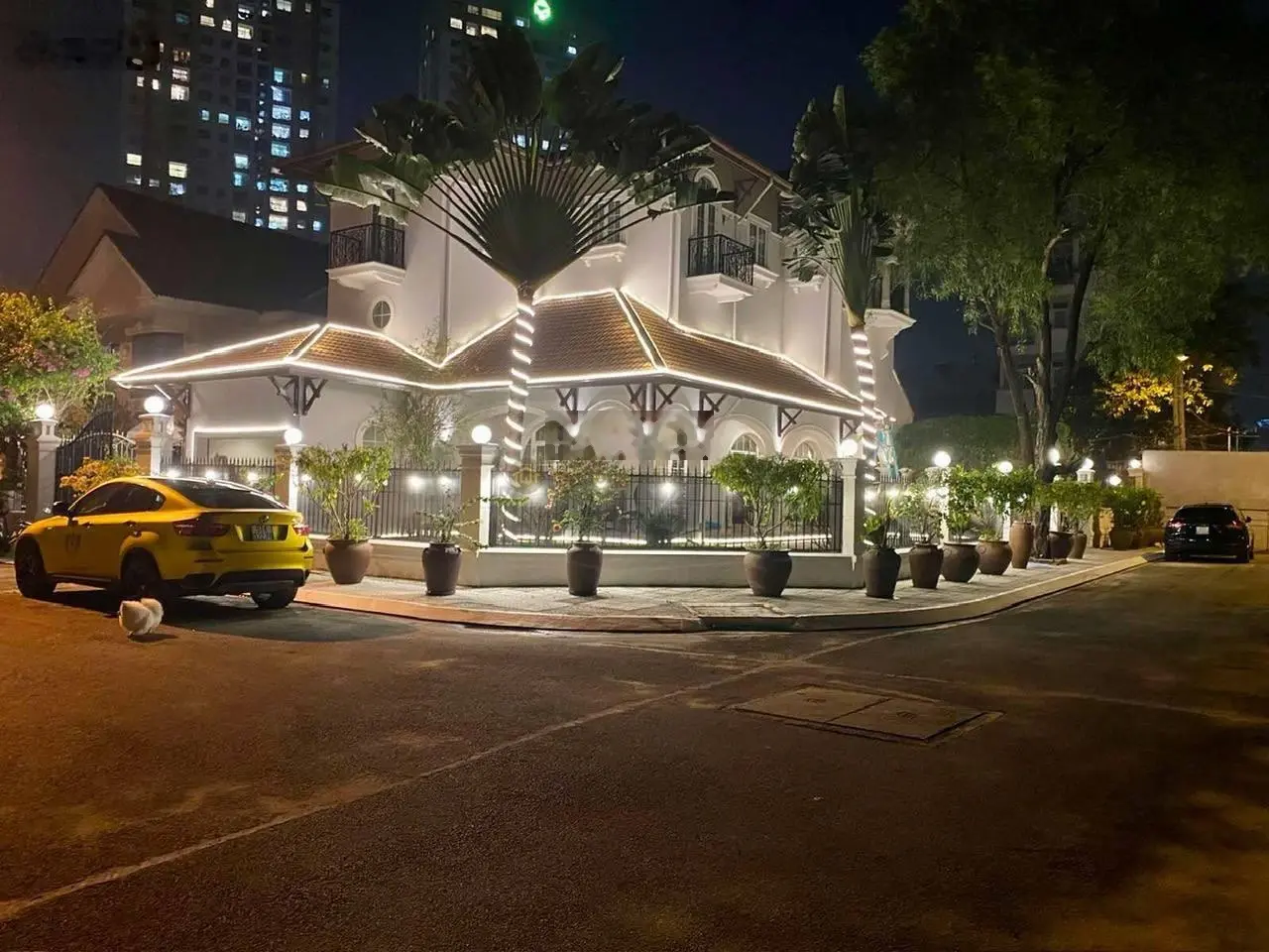 Bán biệt thự khu Compound Thảo Điền 1, vị trí góc 2MT đường trục chính