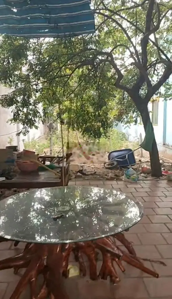 BÁN ĐẤT NẰM GIỮA 2 CĂN NHÀ 282M2 GIÁ 380tr VÀO Ở NGAY