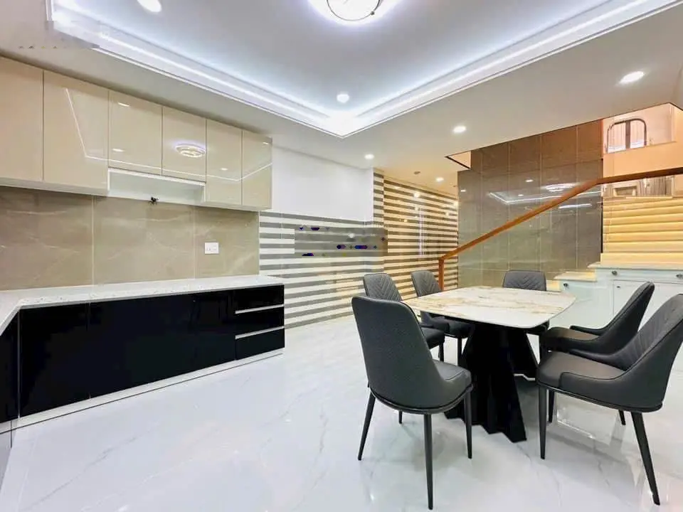 Bán nhà, Đ. Hoa Phượng Phường 2 Phú Nhuận, giá 3Tỷ390, DT 80m2, sổ riêng, LH 0896 465 ***