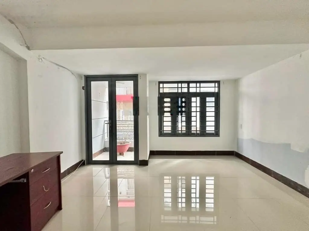 Bán nhà mới. Đường Ngô Quyền, P5, Q10. 67m2 (4,5m x 14,8m) Giá 3.390 tỷ . 2 tầng, 4 PN