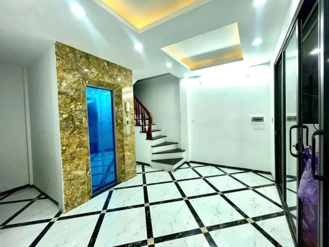 Bán Nhà Riêng 30m2, 5 tầng thang máy, gía 7,95 tỷ, Thanh Nhàn, Bạch Mai, Hai Bà Trưng, Hà Nội