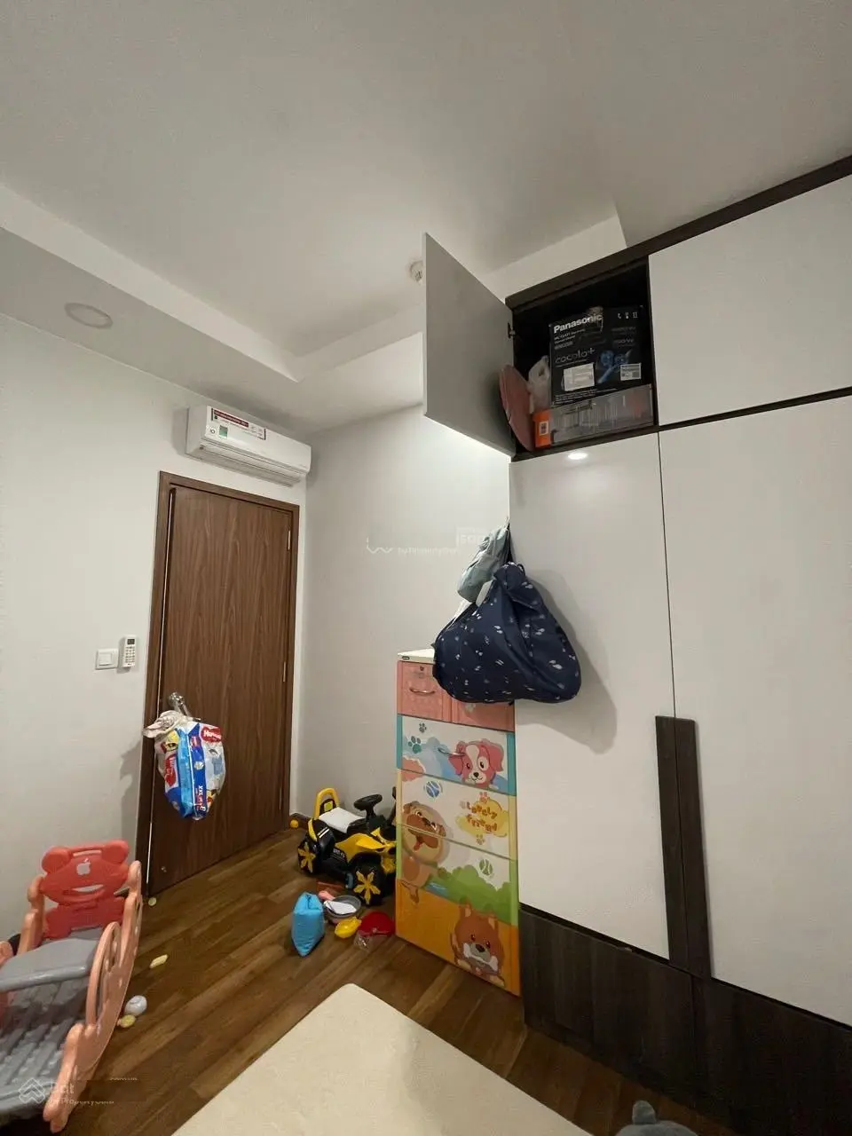 Căn hộ đẹp nhất rẻ nhất The Pegasuite full nội thất 3PN bao vay ngân hàng