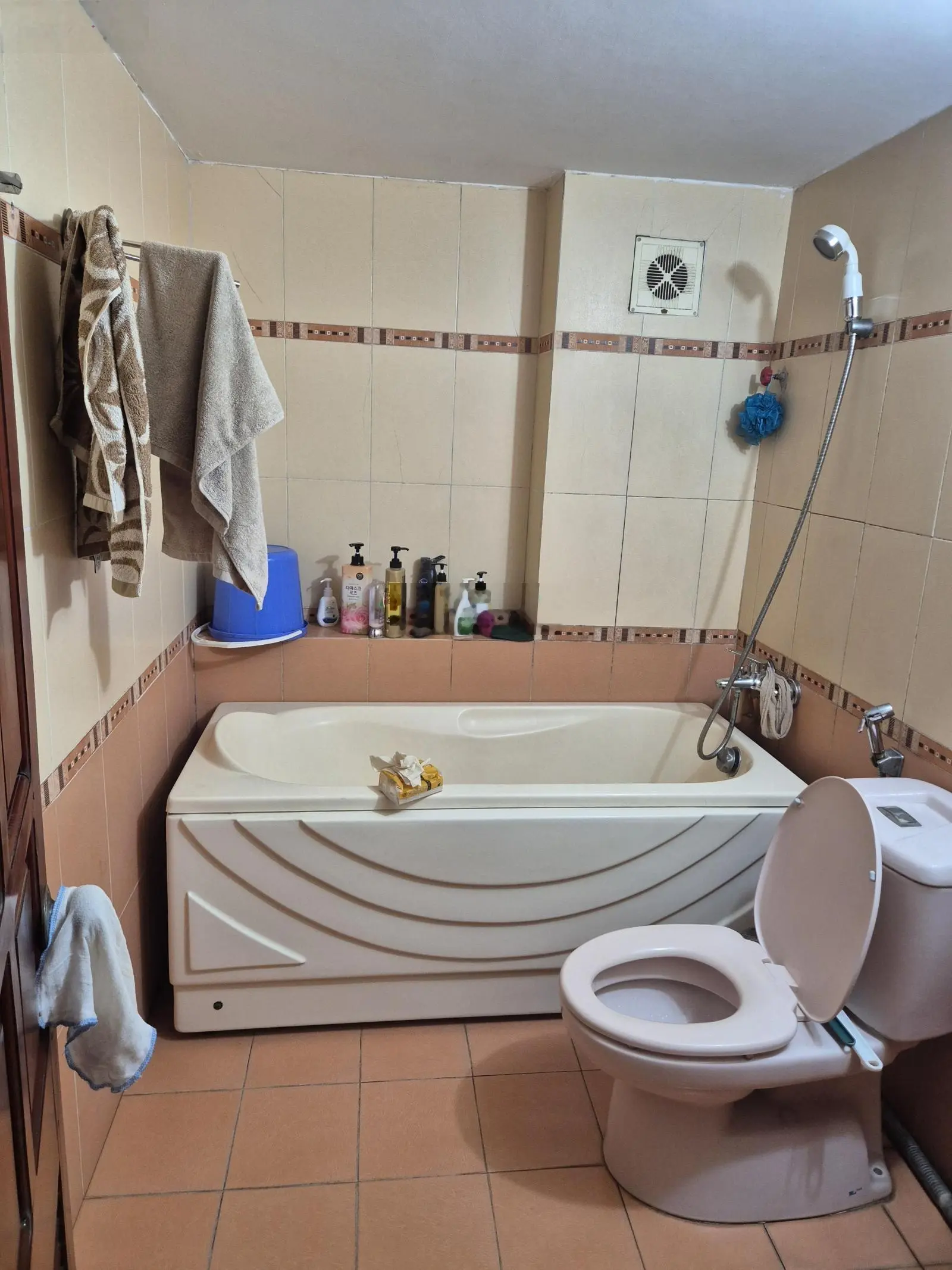 Chính chủ cần bán nhà phân lô ngay KĐT Him Lam Vạn Phúc DT 54m2, MT 5m 4t giá 16.xtỷ. Lh 0912002552