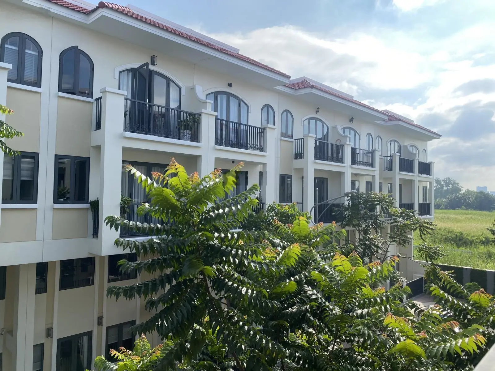 1 căn duy nhất 6,3 tỷ. Senturia NSG GĐ1. Liên hệ: 0975 734 ***