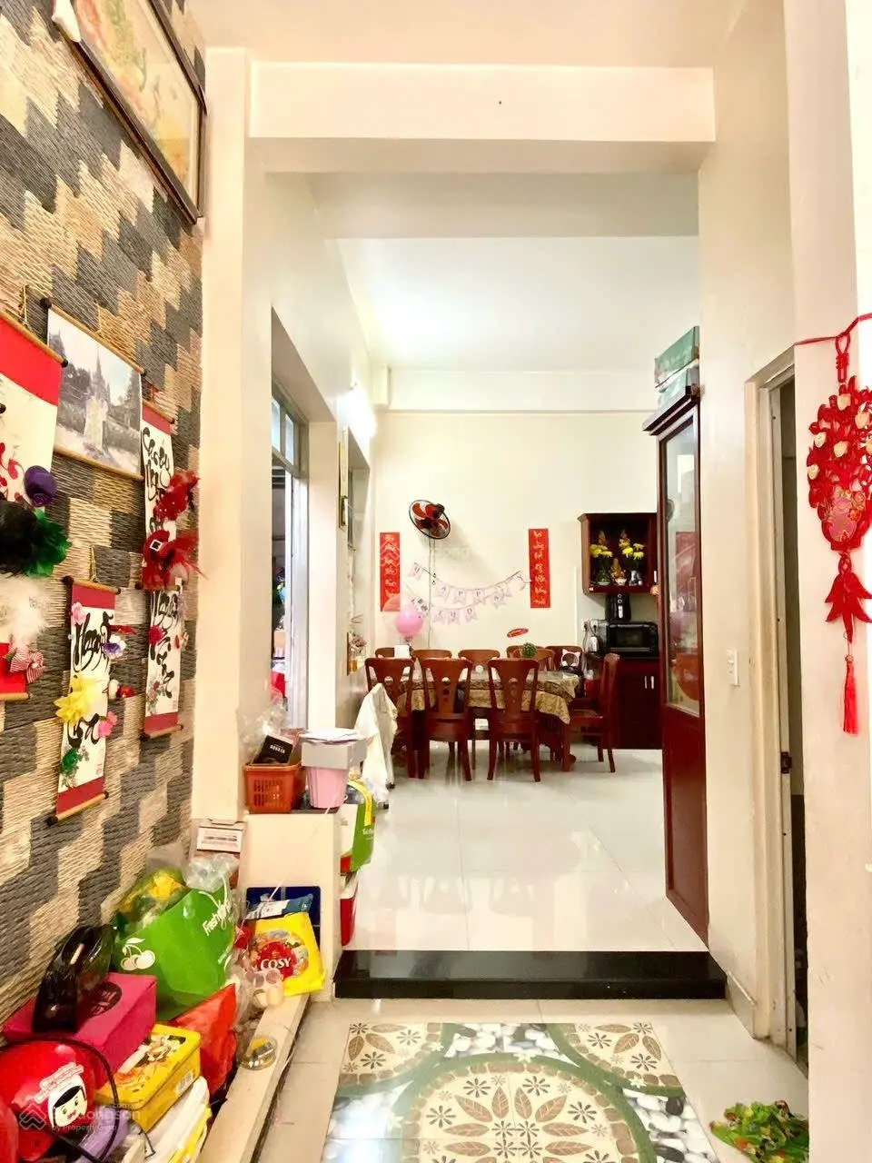 Nguyễn Súy, Tân Quý , gần chợ Tân Hương, hẻm xe Hơi vào nhà, Villa : 3 tầng, 112 m2, DT : 7x15.5m,