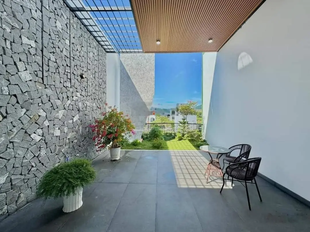 Sở hữu nhà diện tích rộng 74m2 (ngang 5m, dài 14.8m) - 2tỷ890 Bà Hom, P.13, Q.6. Thuê 27 triệu. SHR