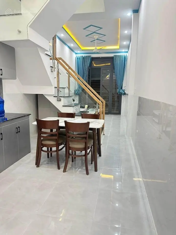 Nhà đẹp giá tốt - DT 30m2 1 lầu 2PN - chính chủ bán nhà mới xây trung tâm Quận 12