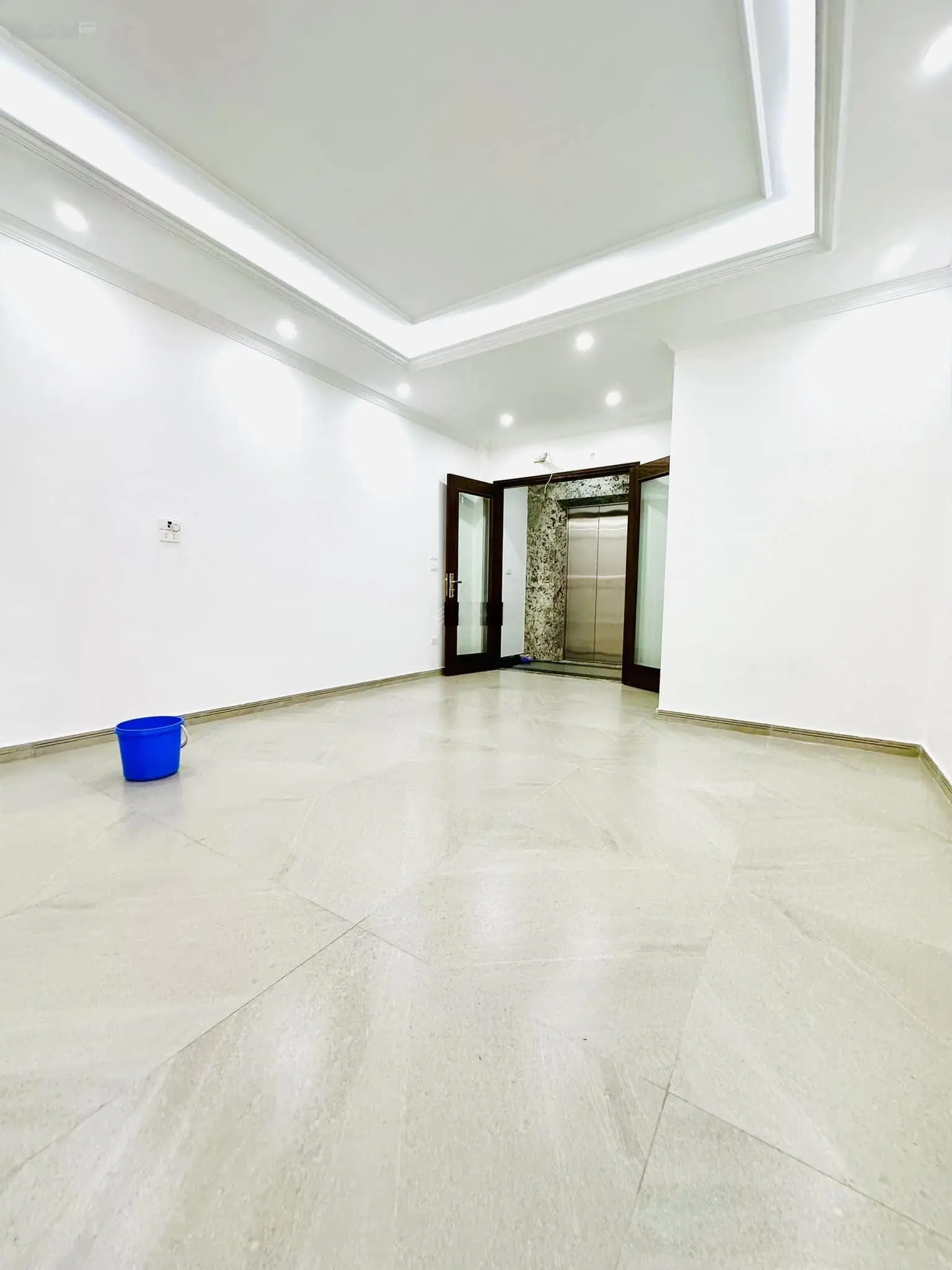 Đẹp nhất Cầu Giấy - nhà xây mới - kinh doanh - hai mặt thoáng - gara ô tô - 7 tầng - thang máy