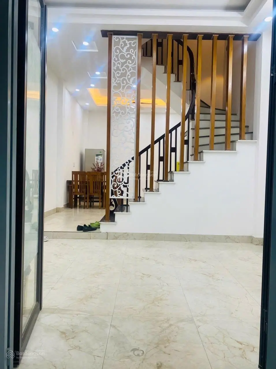 Chính chủ bán nhà mặt ngõ 205 Định Công Thượng 43m 4T Mt4,6m, Kinh Doanh, gần phố