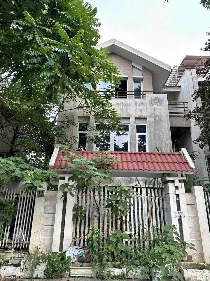 Bán nhà biệt thự thô tại kđt Văn Phú, giá cực chất 36 tỷ vnd, diện tích 203m2, mt 10m, kd đa ngành