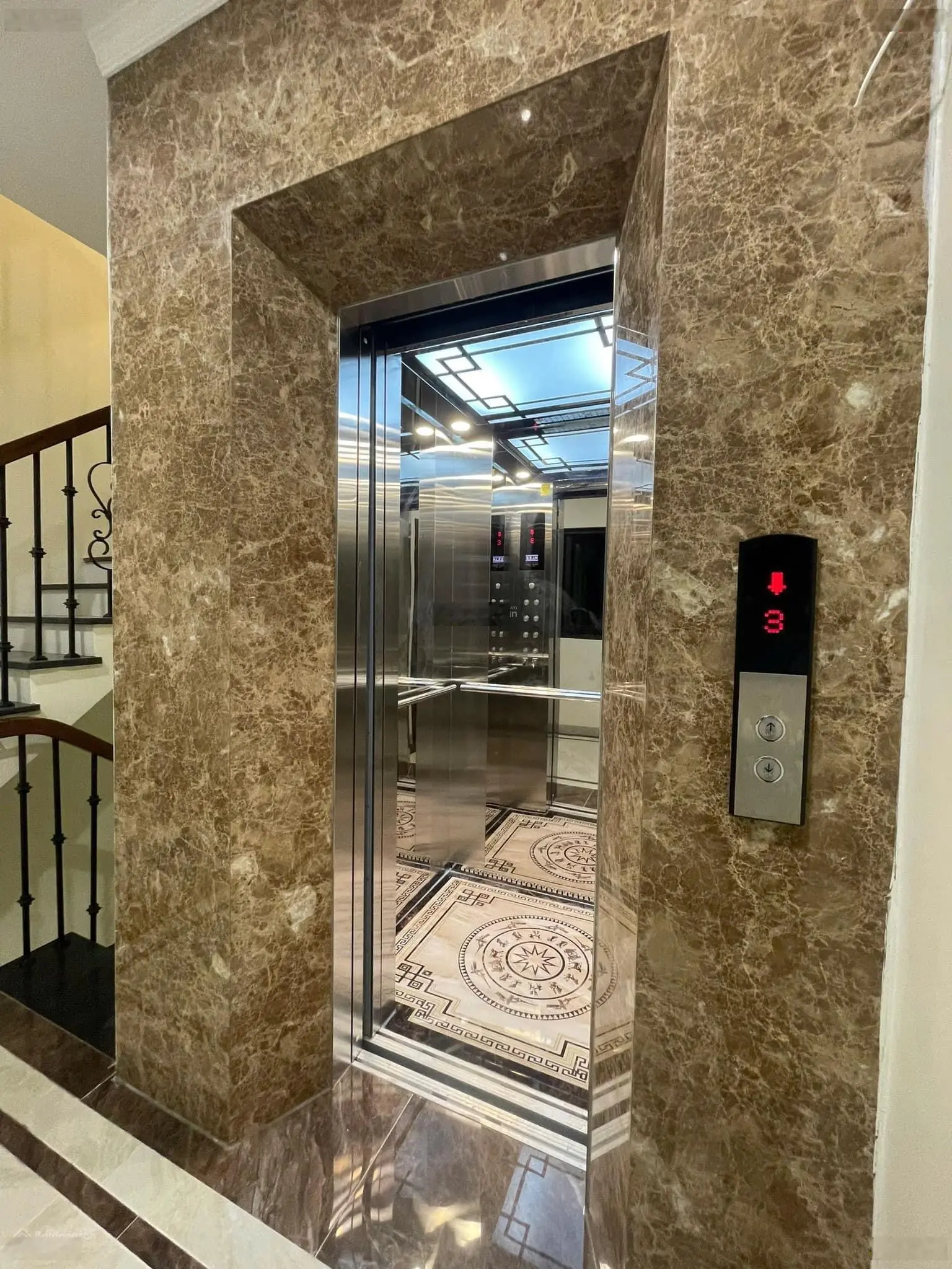 Nhà Giáp Ngoại Giao Đoàn, Xuân La 45m2, 6 Tầng Thang Máy, Lô Góc Ô Tô Tránh, Kinh Doanh. Nhỉnh 12Tỷ