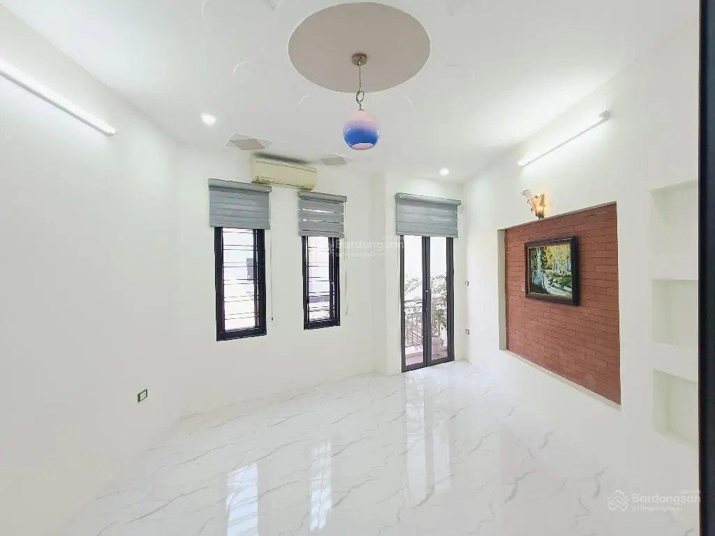 Bán nhà Kim Ngưu, 43m2 x8,25 tỷ, oto qua nhà, ngõ thông 2 đầu, kinh doanh đỉnh, giá rẻ nhất khu vực