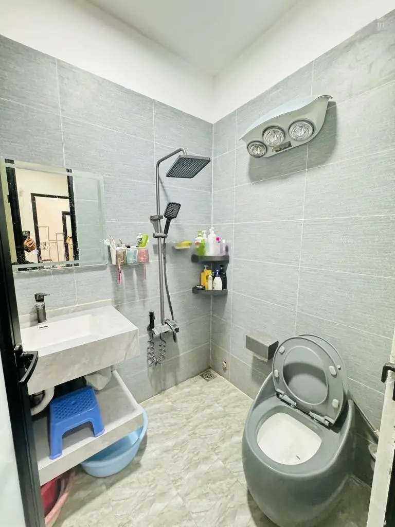 Bán nhà ngõ 210 Nghi Tàm, Yên Phụ Tây Hồ, 85m2, sổ chính chủ, giá bán 3,68 tỷ.
