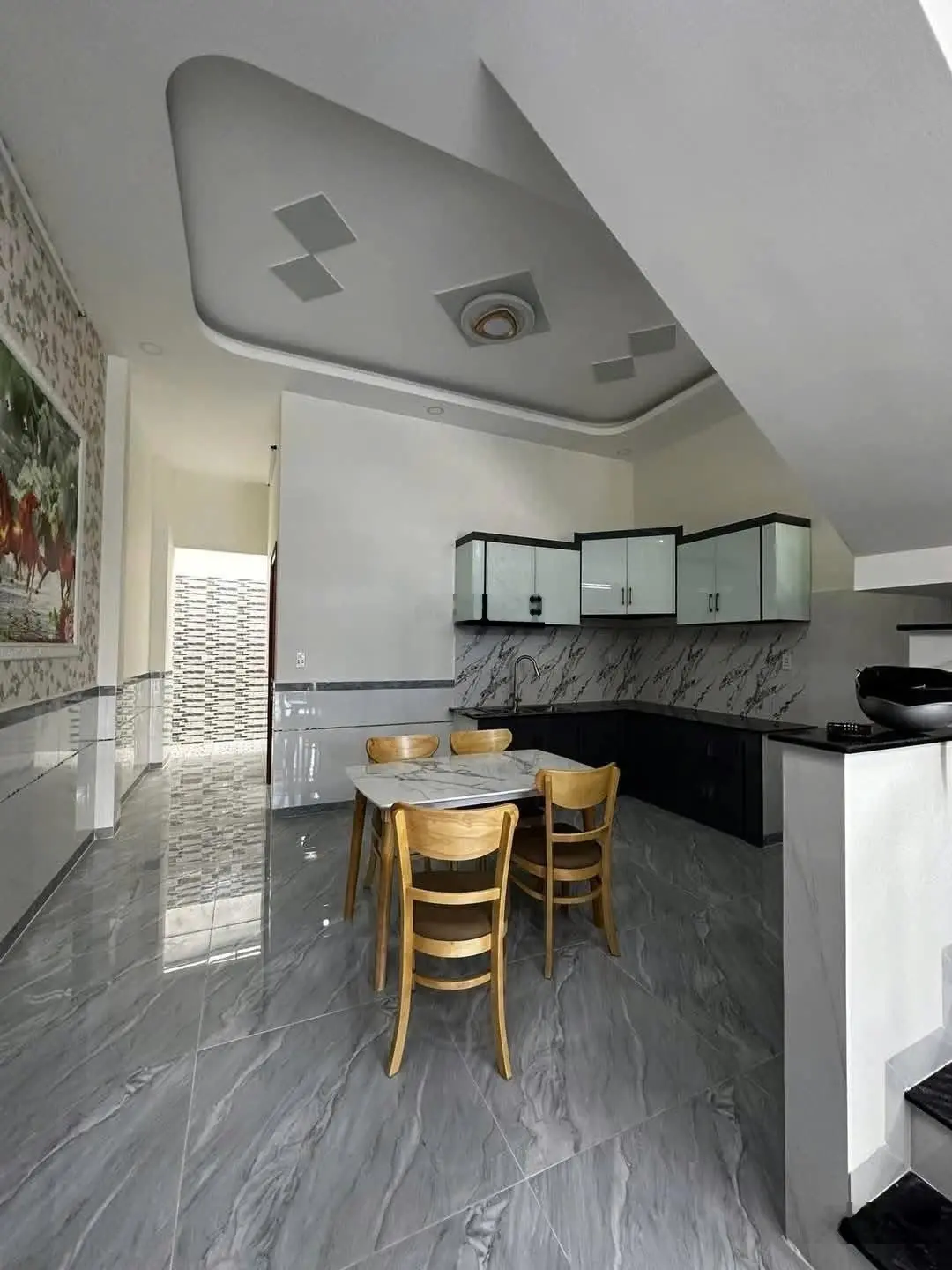 Bán gấp nhà gần chợ Hoàng Hoa Thám, đường Trương Công Định, Tân Bình. Giá 2,060 tỷ| 50m2| SHR