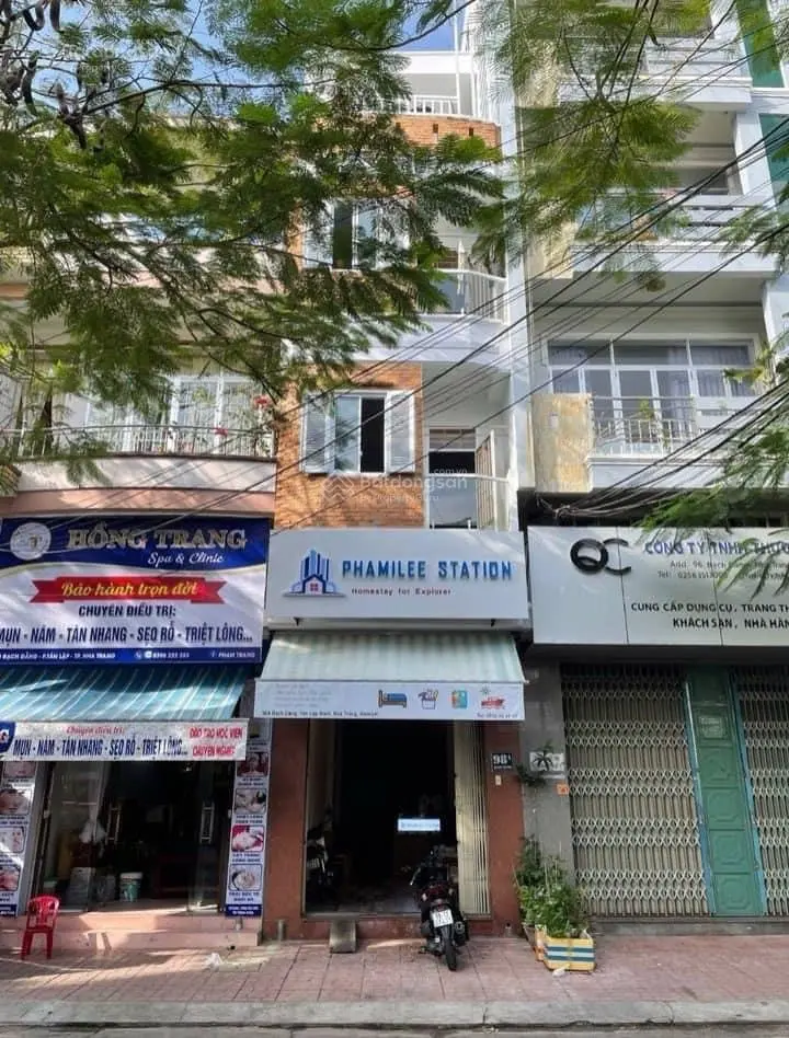 Bán nhà 3 tầng mặt tiền đường Bạch Đằng - TP. Nha Trang, đang có 7 phòng cho thuê